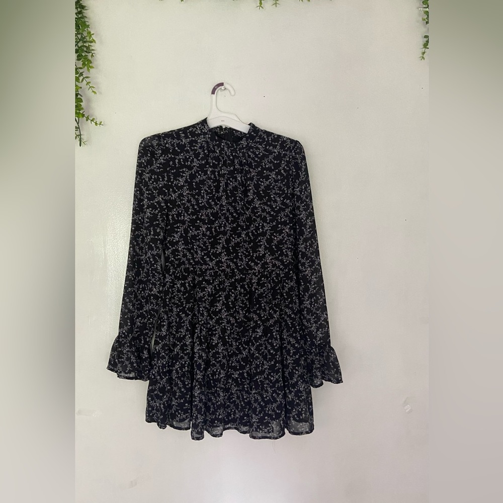 Forever 21 Black Floral Patterned Long Sleeved Mini Dress Sz M